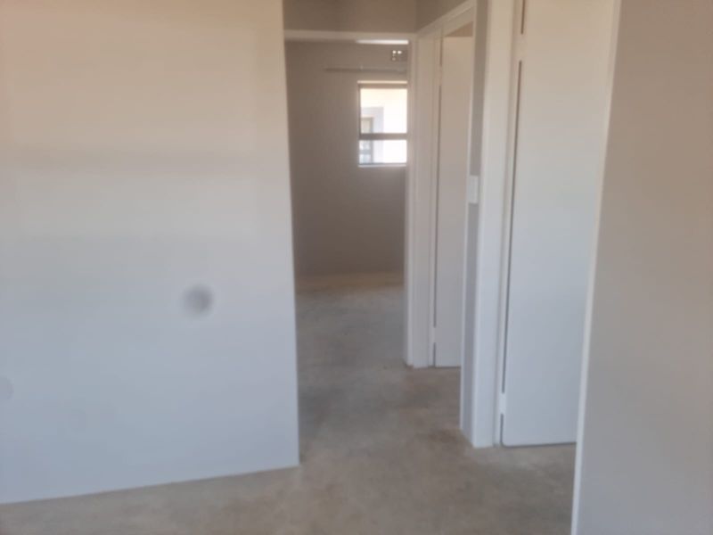 New Modder R 679 025!- New 2 bed ,1 bath - Photo 9