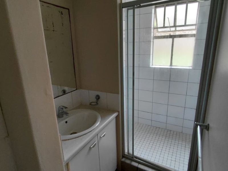 Charming 1 Bedroom Apartment To Let – Houghton Village Estate - Photo 6