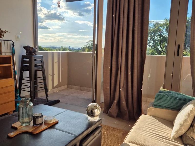 EXQUISITE 1 BEDROOM LOFT APARTMENT - Photo 3