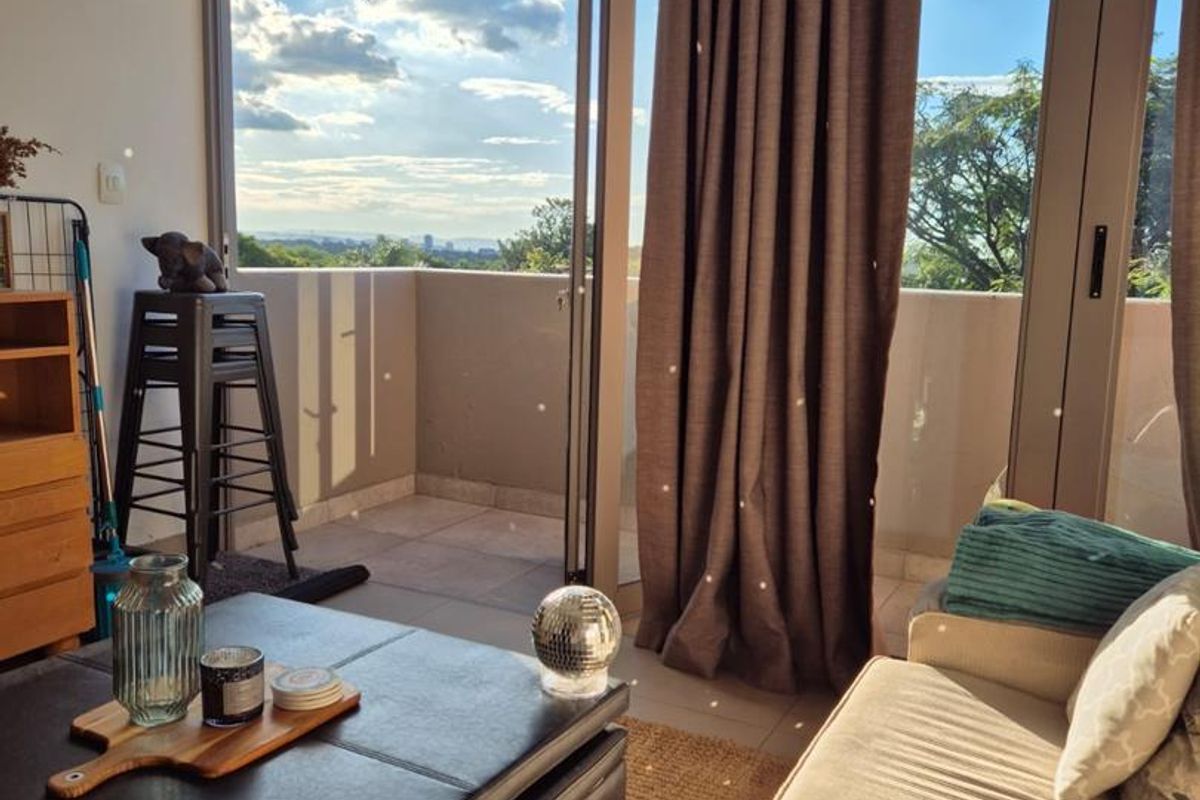 EXQUISITE 1 BEDROOM LOFT APARTMENT - Photo 3