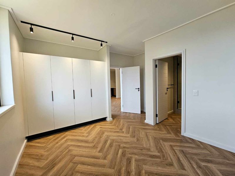 Modern 2-Bedroom Apartment in On Park - Photo 6