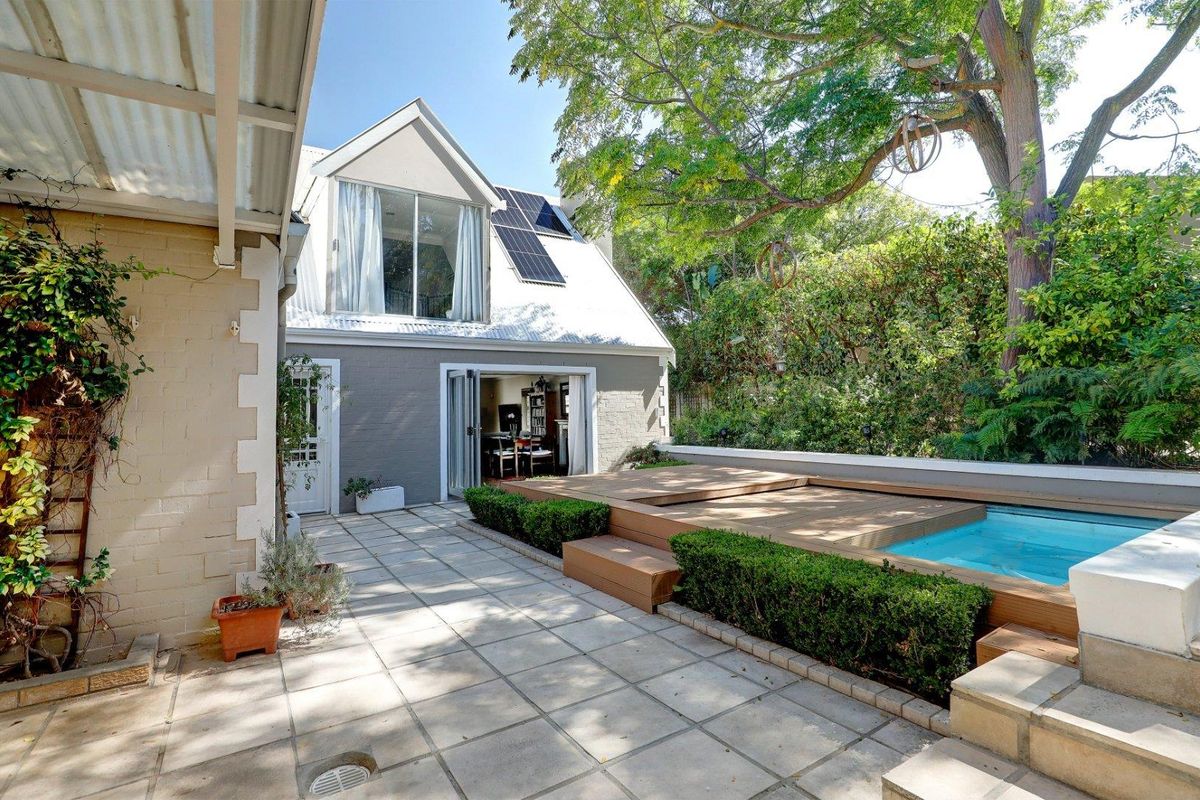 Quaint Characterful Home in Sought-After Street! - Photo 4