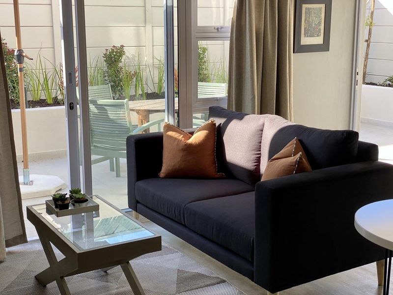 Coastal Chic Garden Apartment – 1 Road from the Beach - Photo 4