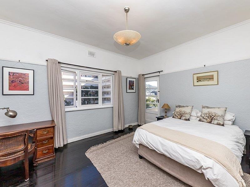 Art Deco Corner Apartment That Feels Like 'Home' - Photo 3