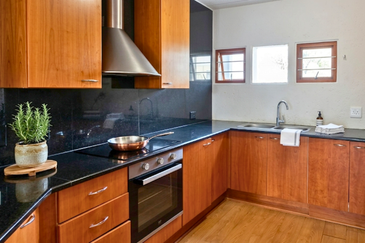 Modern 2-Bedroom Apartment in the Heart of Sandton - Photo 5