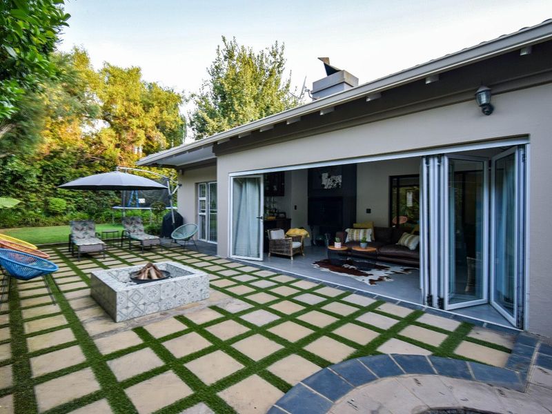 Stunning 5 Bedroom home where location is key! - Photo 6