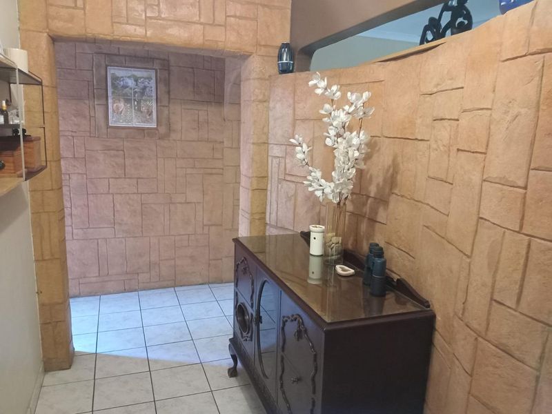 Exclusive Sole Mandate | Spacious Family Home in Veld en Vlei, Richards Bay| R1 600 000 - Photo 7