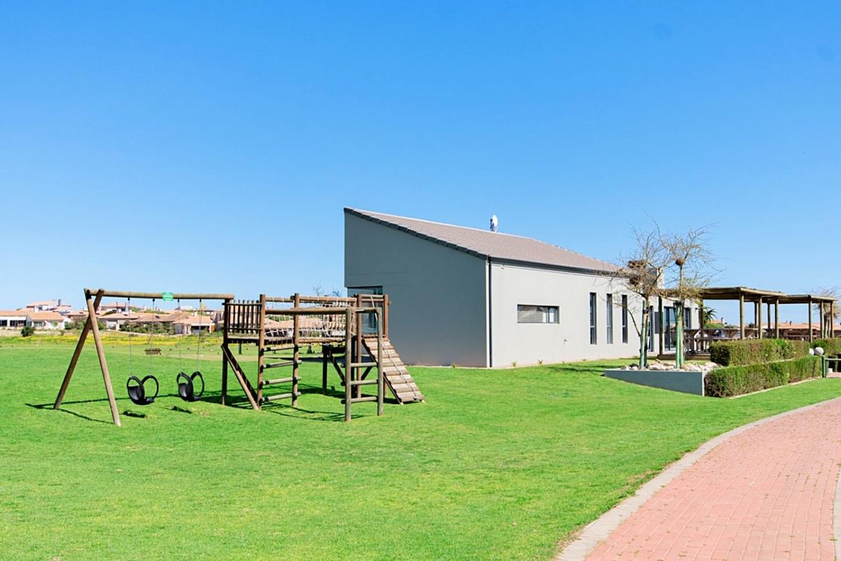 Vacant Land with Plan for 4-Bedroom House (Optional) - Photo 5