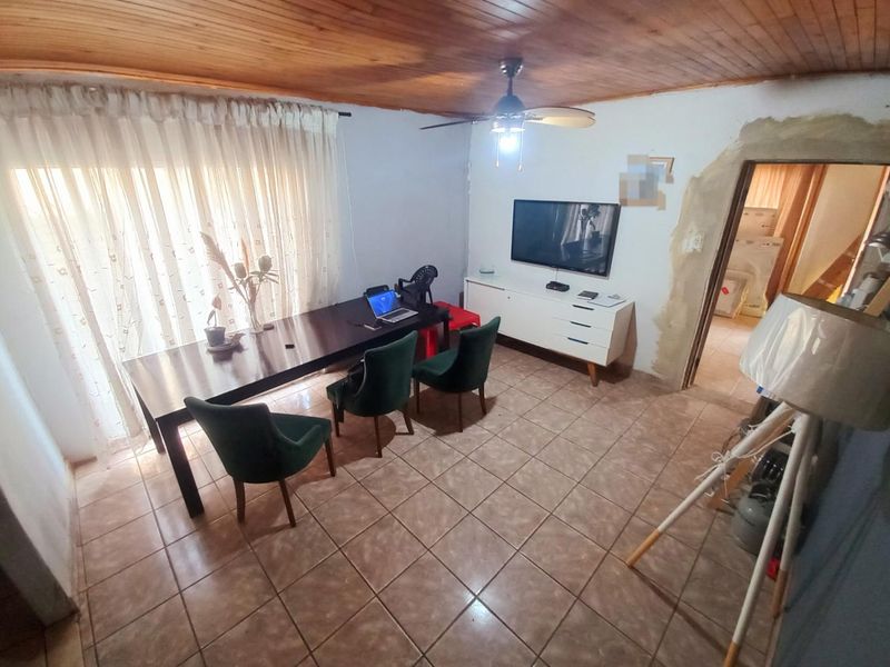 Three bedrooms house for sale in Elandspoort - Photo 6