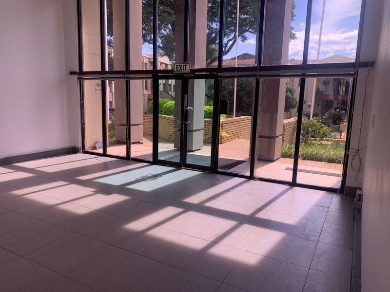 2 222m2 Rivonia Office To Let - Photo 3