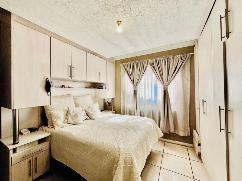 3 Bedroom House for Sale in Soshanguve - Photo 8