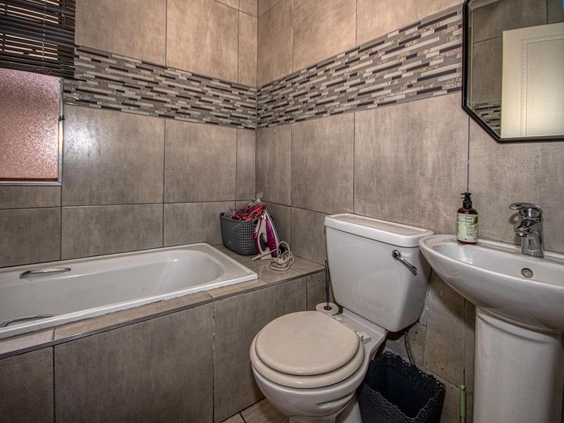 3 Bedroom Meyersig family home! - Photo 10