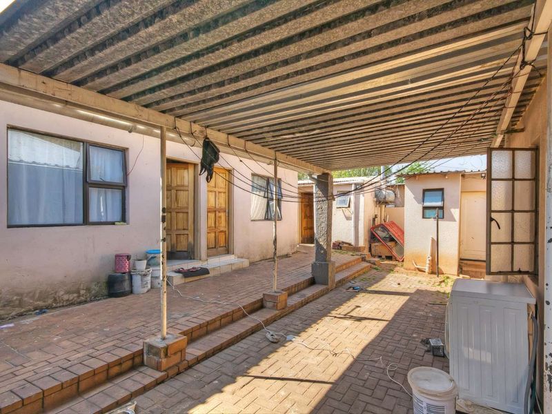 4 Bedroom 2 bathroom family home - Photo 3