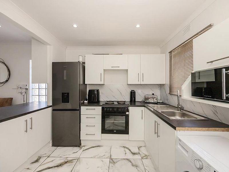 Modern 2 Bedroom Home - Photo 7