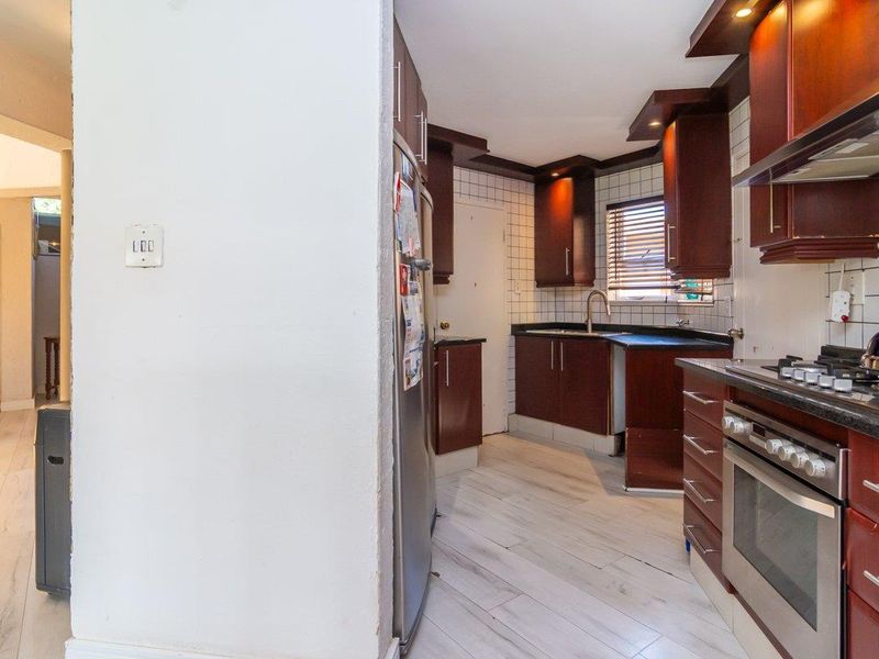 Family Living in the heart of Noordheuwel - Photo 8