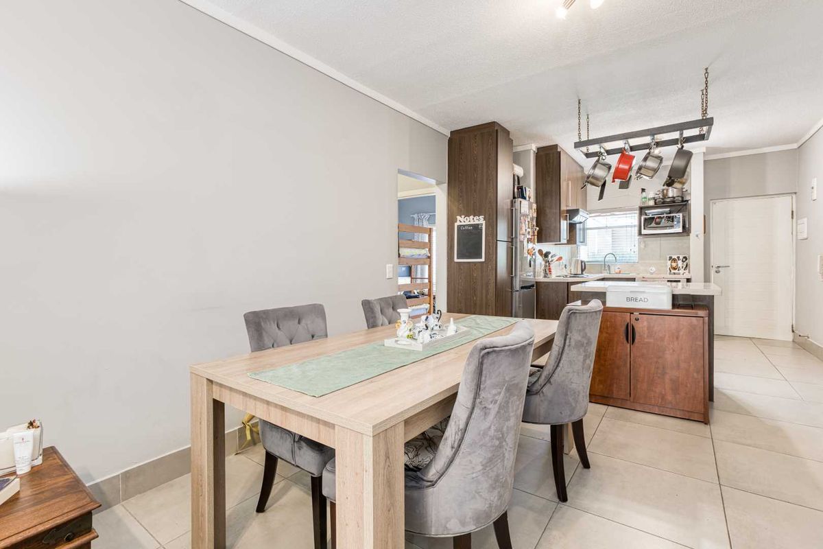 Charming Ground Floor Living with Private Garden in Sibiti Private Estate - Photo 3