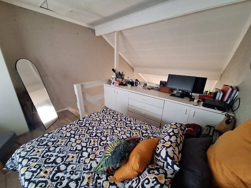 Ideal for a Single Professional or Young Couple - Photo 3
