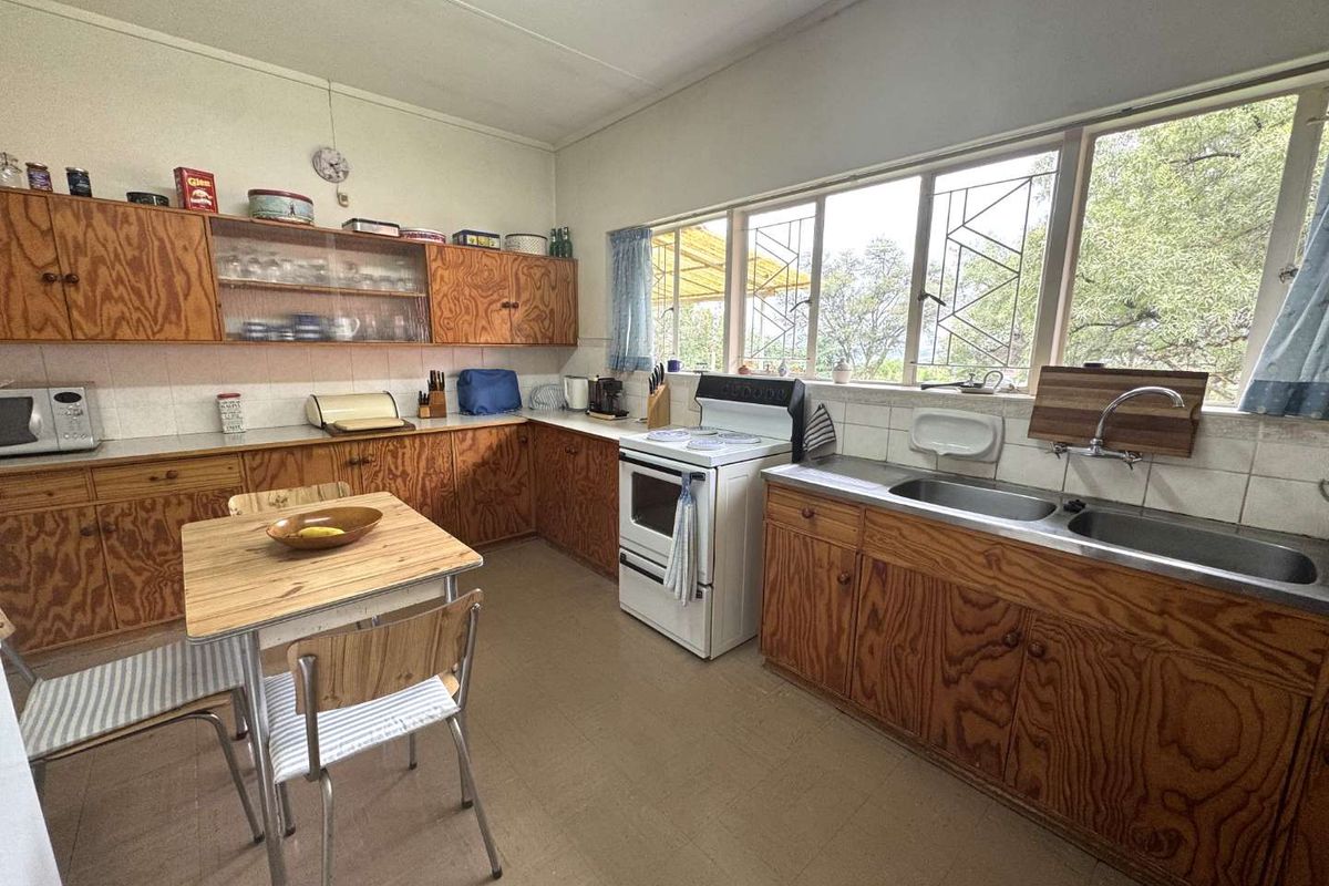 3 BEDROOM HOUSE FOR SALE IN CONSTANTIA PARK - Photo 4