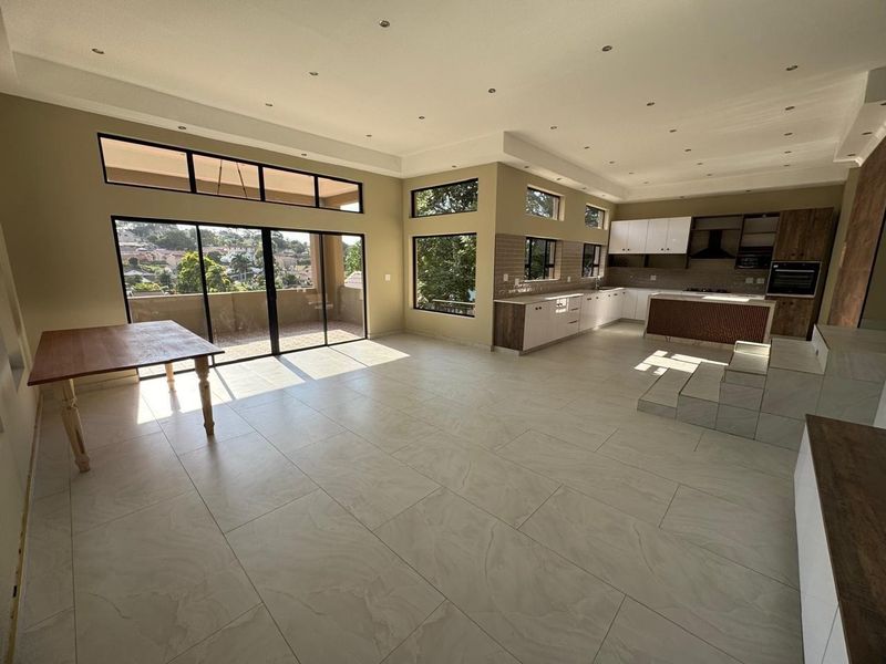 Exquisite Escombe Residence: Grandeur, Views &amp; Income Potential - Photo 7