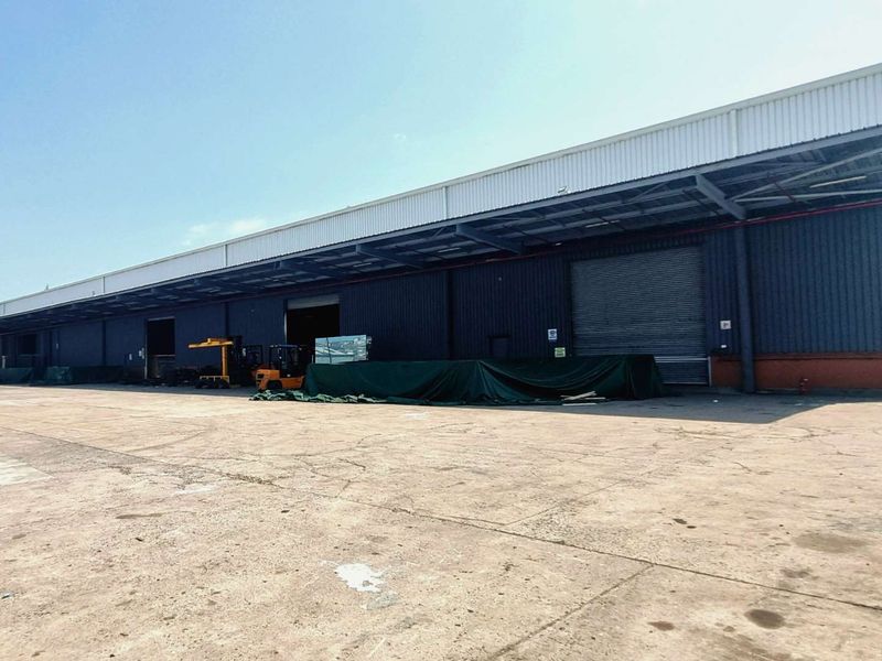 Warehouse / Factory to Let - Yard-Led Industrial HQ with Covered Loading (Prospecton Industrial) - Photo 5