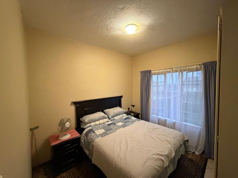 Two Bedroom ground unit in Mooikloof Ridge for Sale - Photo 5