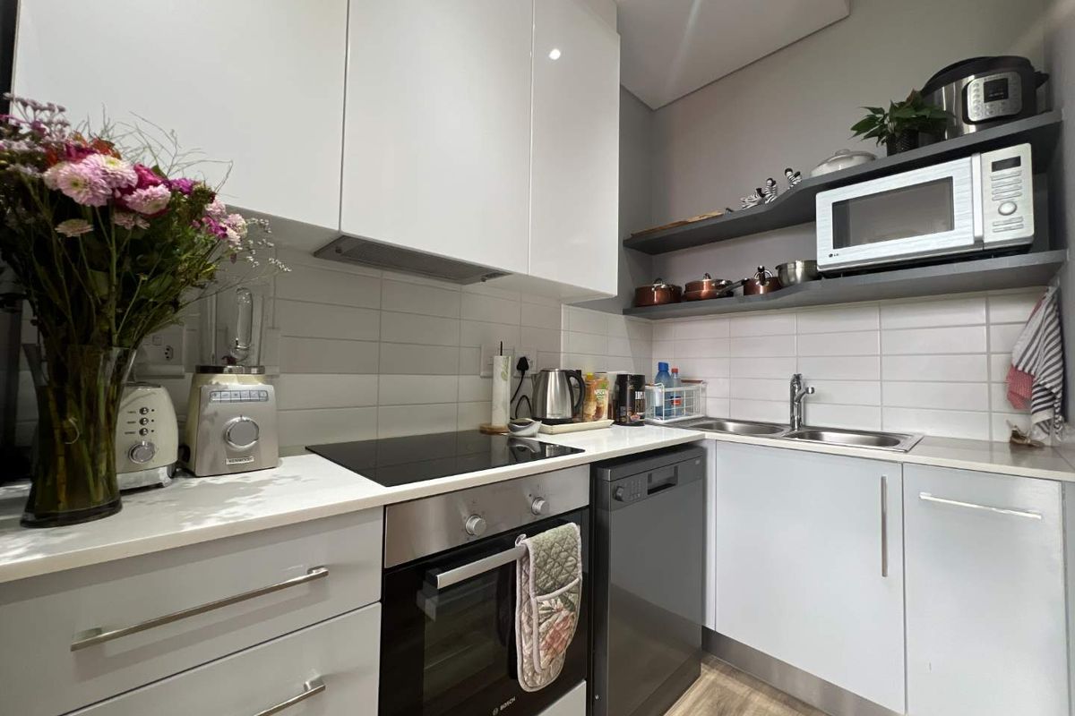 Upmarket 2-Bedroom Apartment Available! - Photo 3