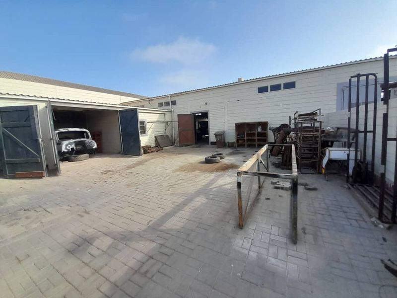 LIGHT INDUSTRIAL WORKSHOP - Photo 9