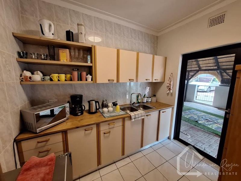 GROW YOUR BUSINESS WITH THIS SPACE - Photo 9