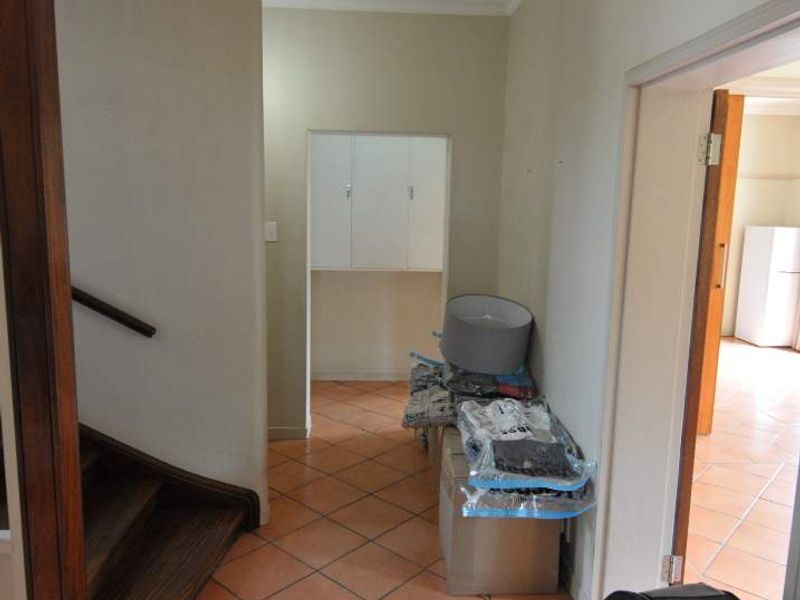 Charming 3-Bedroom Family Home with Pool & Flatlet in Colbyn - Photo 5