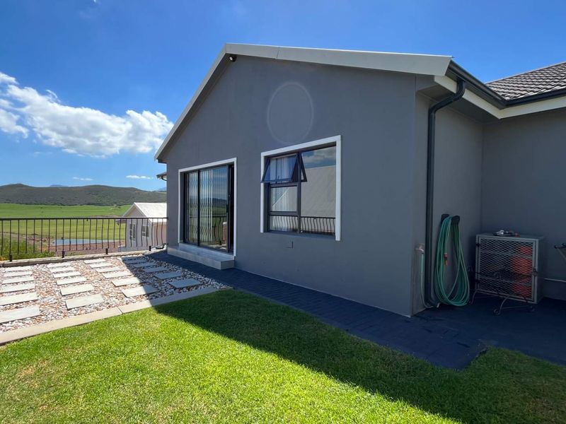 Retreat to Relaxation: Scenic Views & Spacious Living! - Photo 3