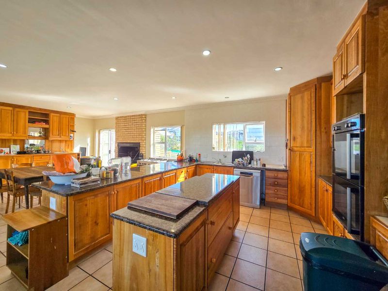 Facebrick family home for sale in Stilbaai-Wes. - Photo 7