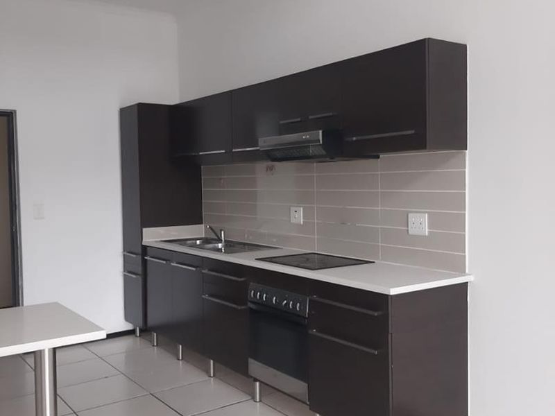 Modern 2-Bedroom, 2-Bathroom Apartment – Greenstone Area - Photo 4