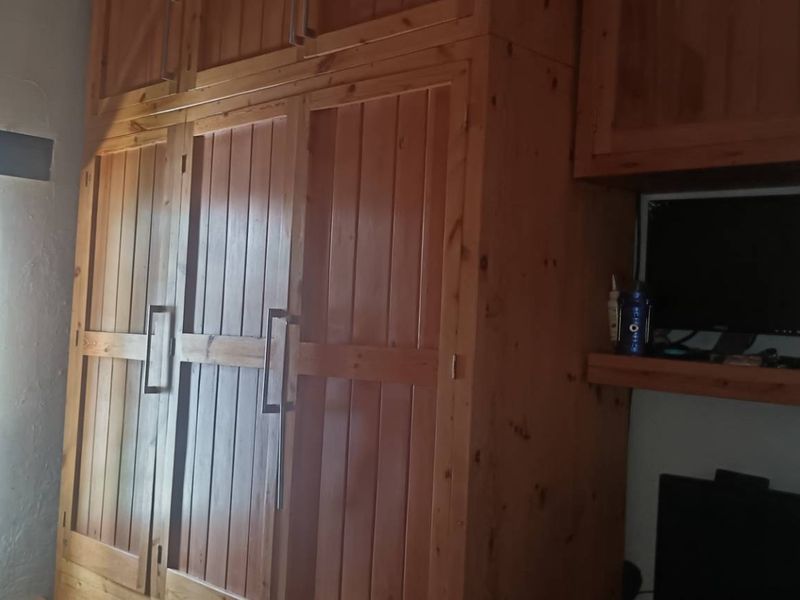 2 Bedroom House with ample covered parking and outbuildings for Sale - Photo 9