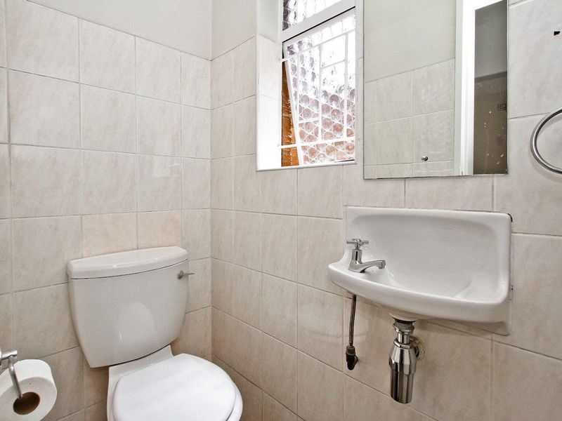 Garden Duplex Centrally Located! - Photo 9