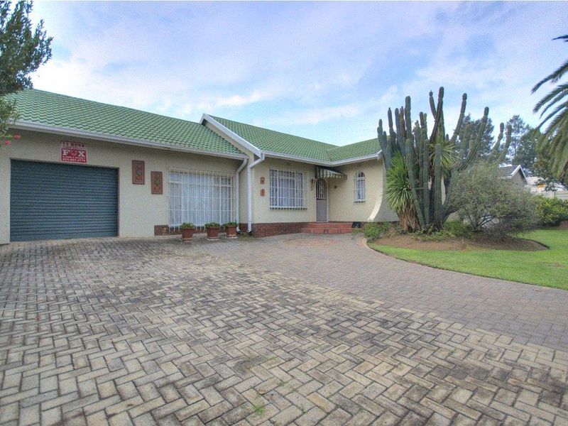 Excellent neighborhood! - Photo 3