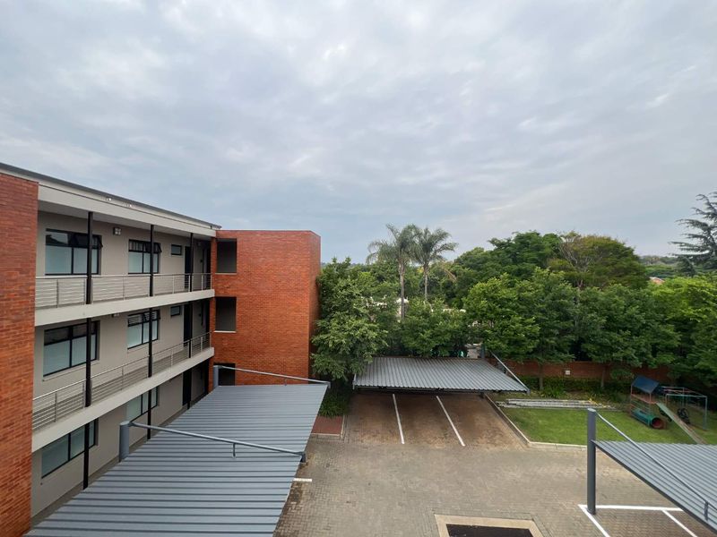 Upmarket 2-Bedroom Apartment Available! - Photo 4