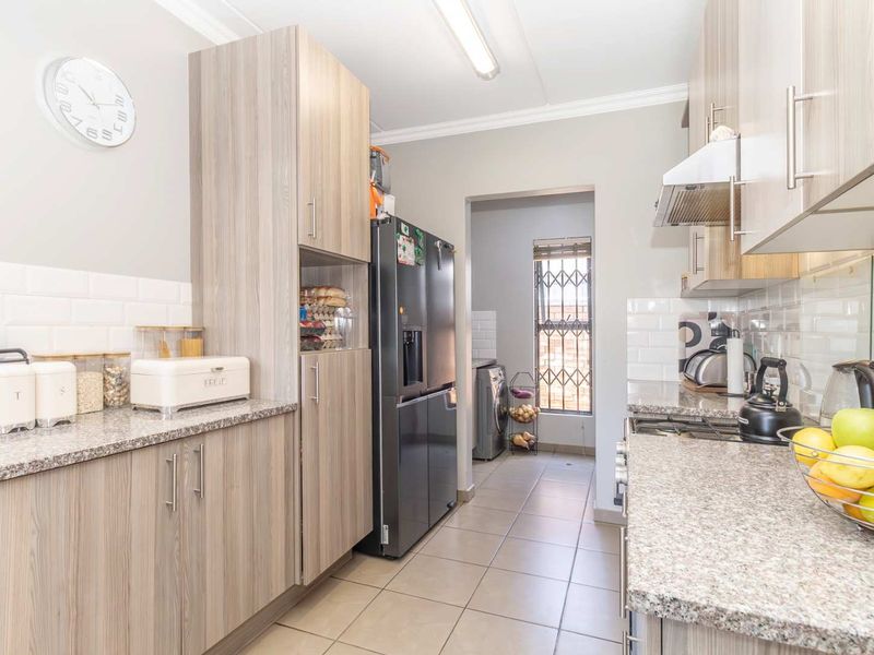 Warning: One viewing and you’re moving in! - Photo 4