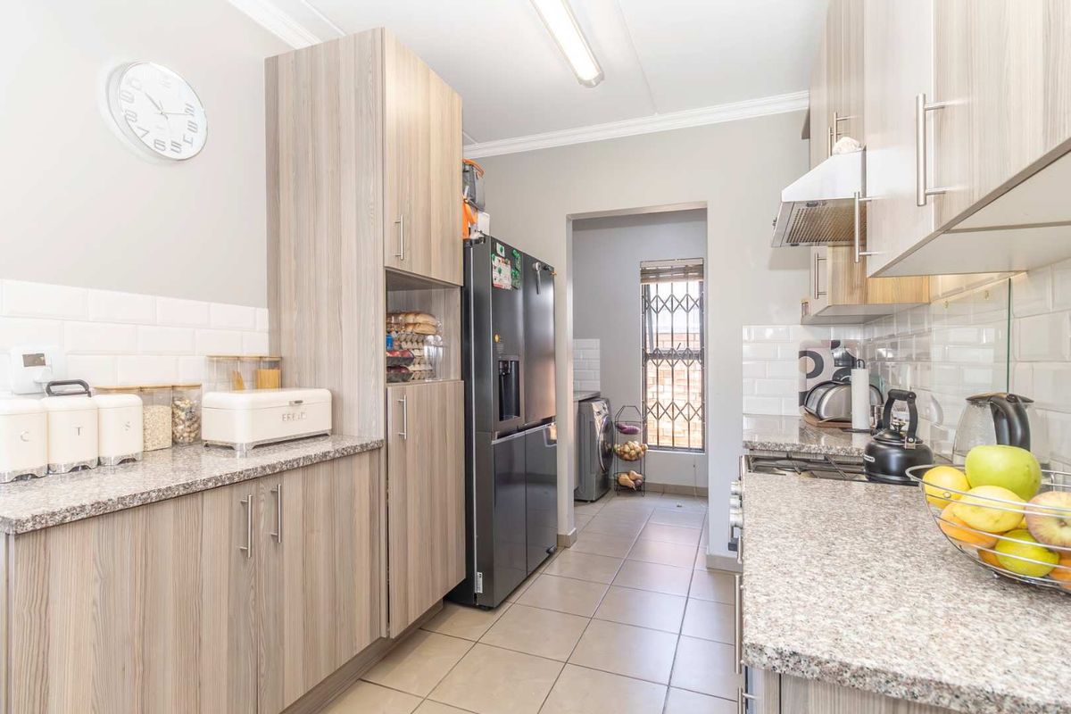 Warning: One viewing and you’re moving in! - Photo 4