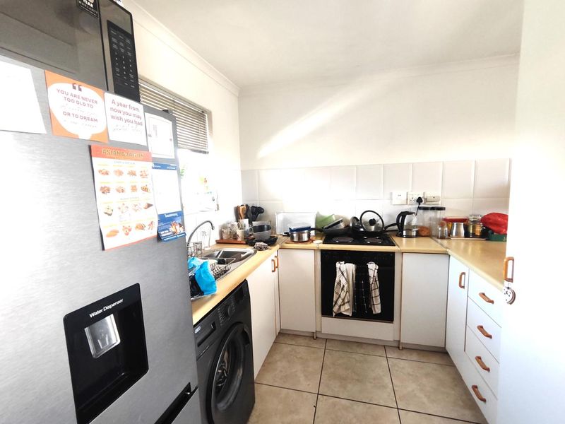 1 bedroom loft style apartment in Plumstead - Photo 5