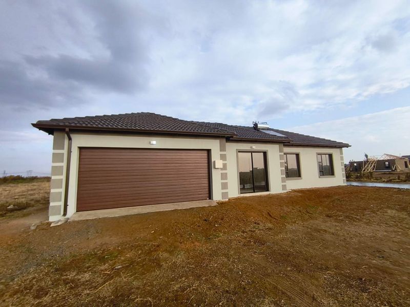 Spacious 3 Bedroom Home for Sale in Windmill Park Ext 32 - Photo 1