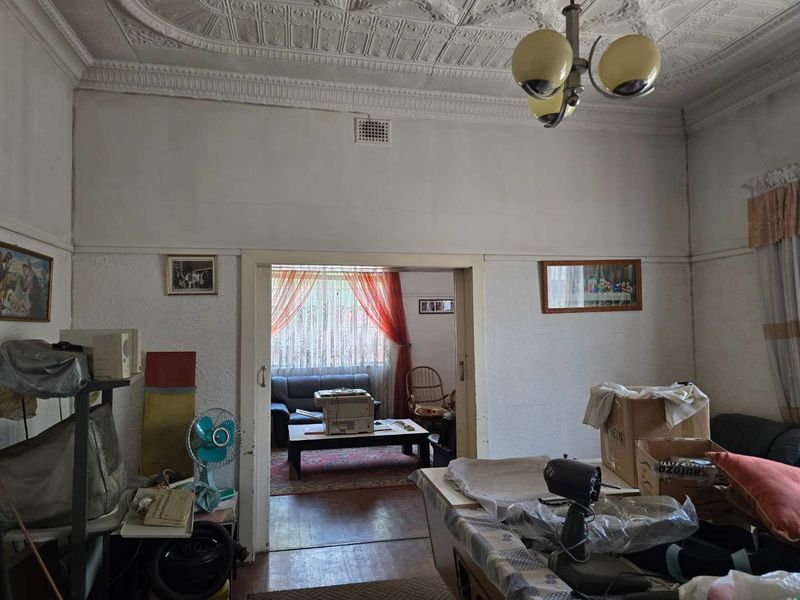 Big house with flatlet, pool and outbuildings - Photo 9