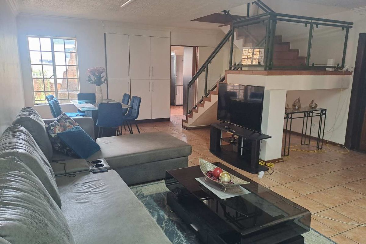 Full title house in a Complex for Sale in Die Hoewes! - Photo 3