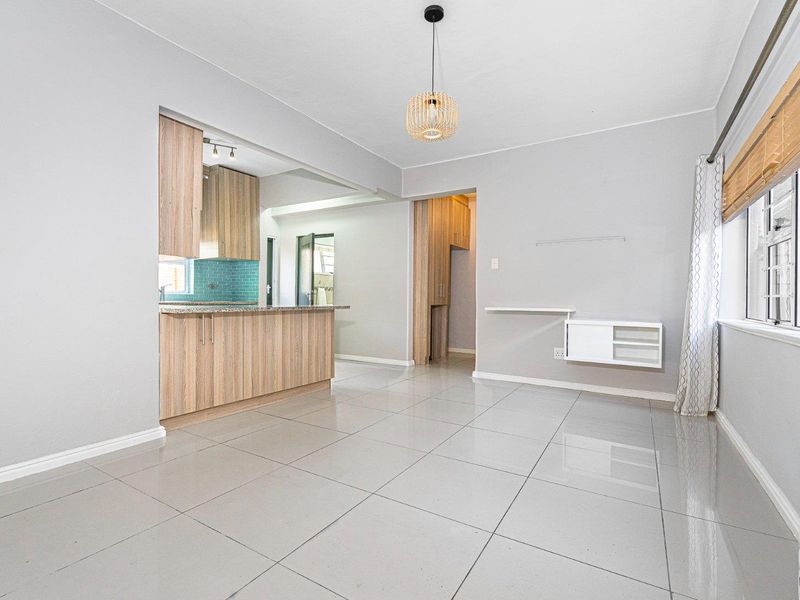 Rare two bed two bath ground floor apartment modern designed - Photo 7