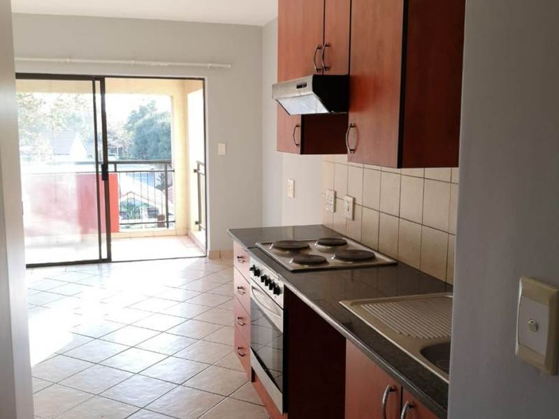 Bachelor Apartment to rent in the Peaceful Oukraal Apartments! - Photo 2