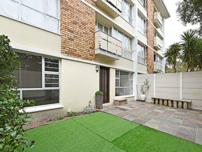 Charming Ground Floor Apartment with Private Garden & Garage – Prime Kenilworth Location! - Photo 2