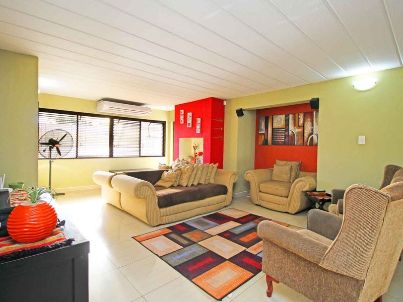 Modern Estate Gem with Entertainment Flair & Holiday Vibes! - Photo 7