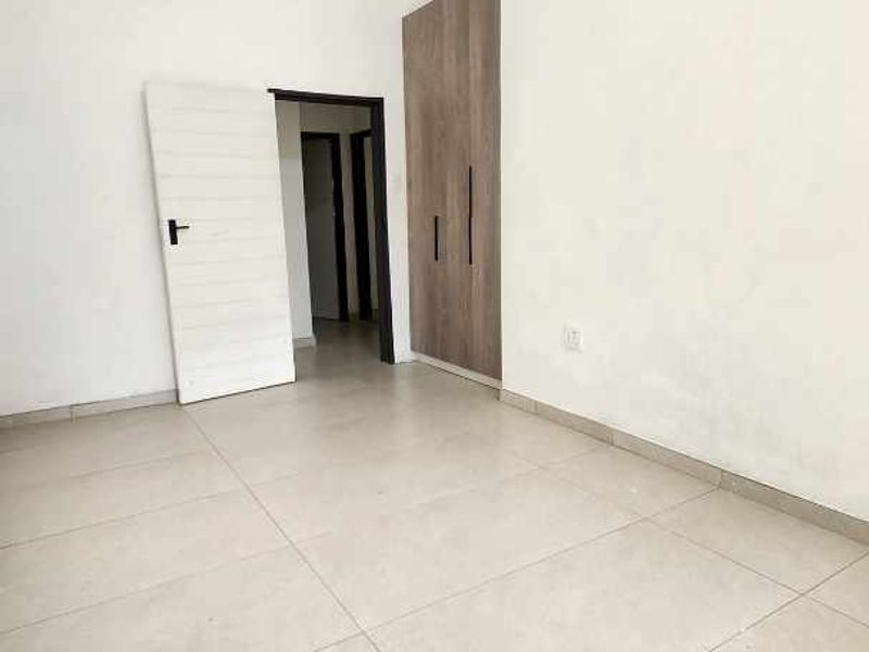 3 Bedroom Home For Sale - Photo 10