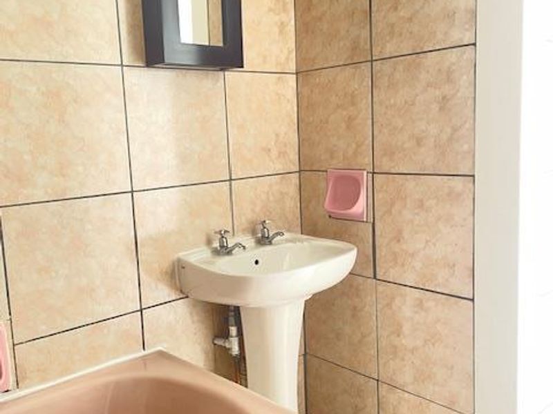 Bachelor Apartment For Rent in Pearcyan - Sunnyside| Affordable & Central - Photo 10