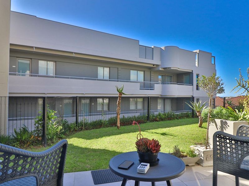 Stylish Island view apartment with private balcony & garage - Photo 2