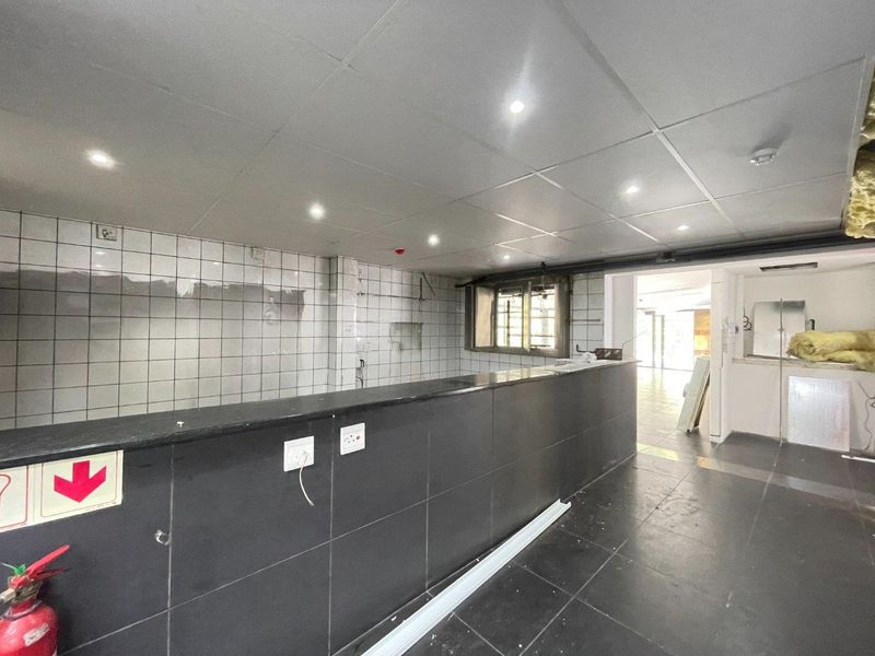 336m2 of Prime Restaurant / Retail Space To Let – Heart of Umhlanga Village - Photo 9